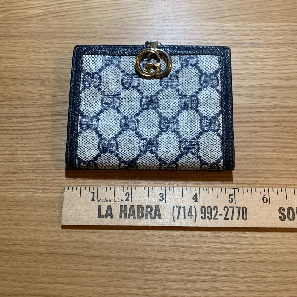 Gucci vintage snap wallet